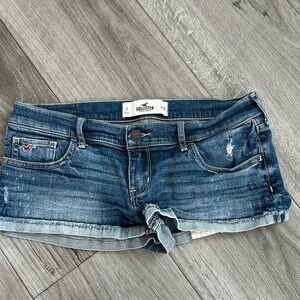 Hollister Denim Short Shorts size 28